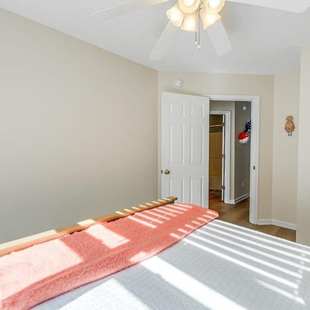 Well-Equipped Emerald Isle Townhome Pets Welcome! エクステリア 写真