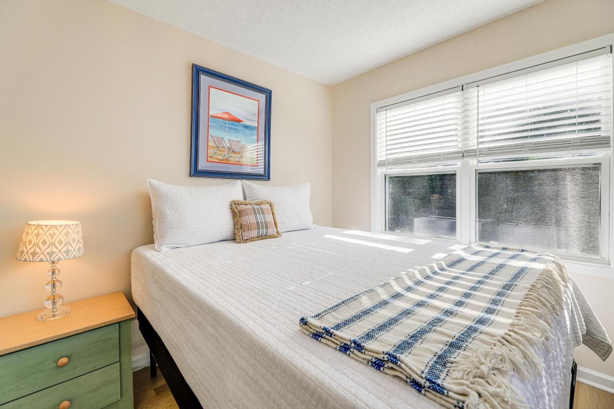 Well-Equipped Emerald Isle Townhome Pets Welcome! エクステリア 写真